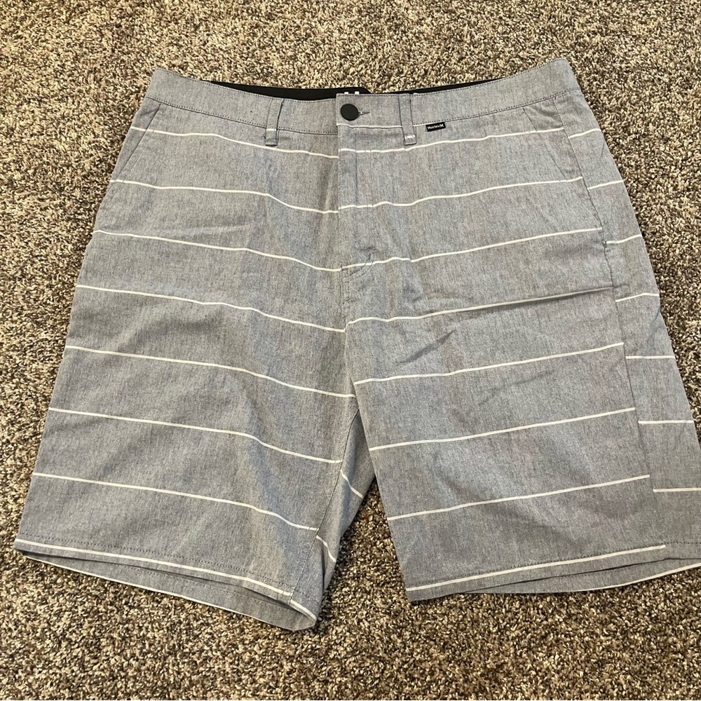 Hurley mens light blue white strip shorts size 34